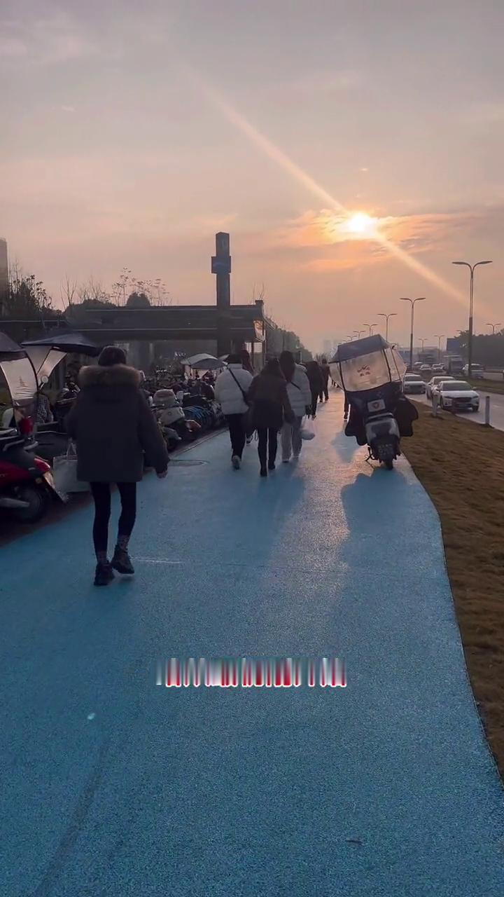 2号线东段的6个站已经停运了快3个月了，从最初刚开始大家都不适应，到现在大家已经