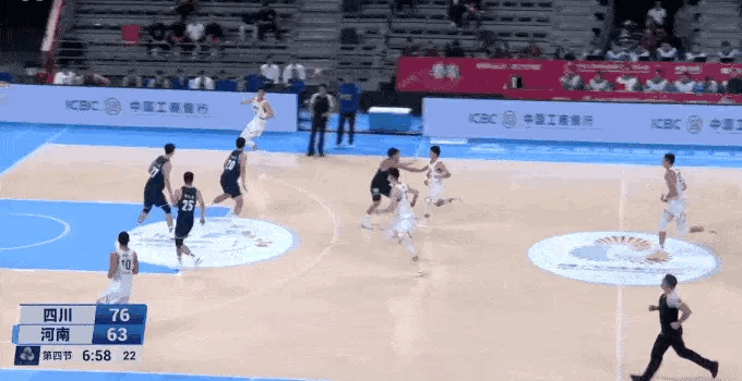 胡金秋贡献22分13篮板，帮助四川全运男篮以94比70大胜河南全运男篮，他跟周琦