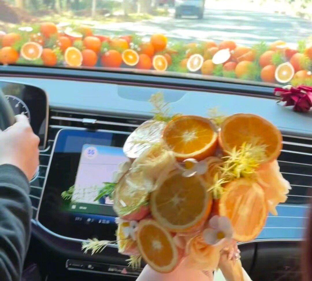 当你坐上晕车人的婚车晕车的时候还能闻一下实用主义有自己的婚车校园v计划校园共创计