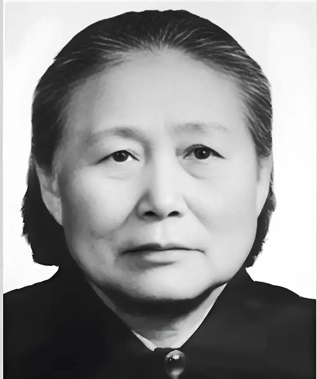 我叫史玉清，时任商南县委委员，1934年11月，商南县委以在金岗台女干部、红军家