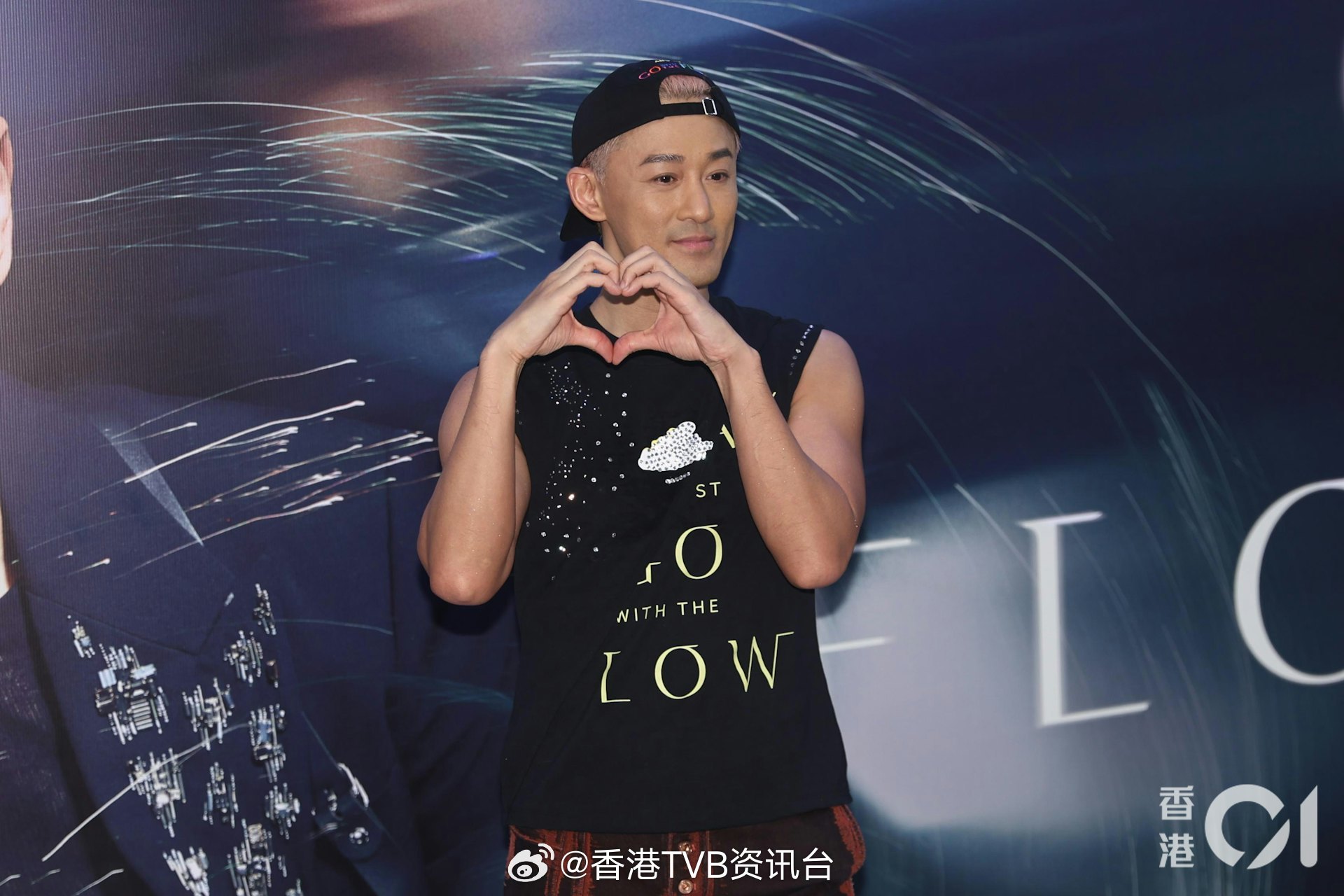 香港01：林峯日本首个巡回演唱会急刹停　以“诸多因素考量”为由宣布延期艺人林峯因