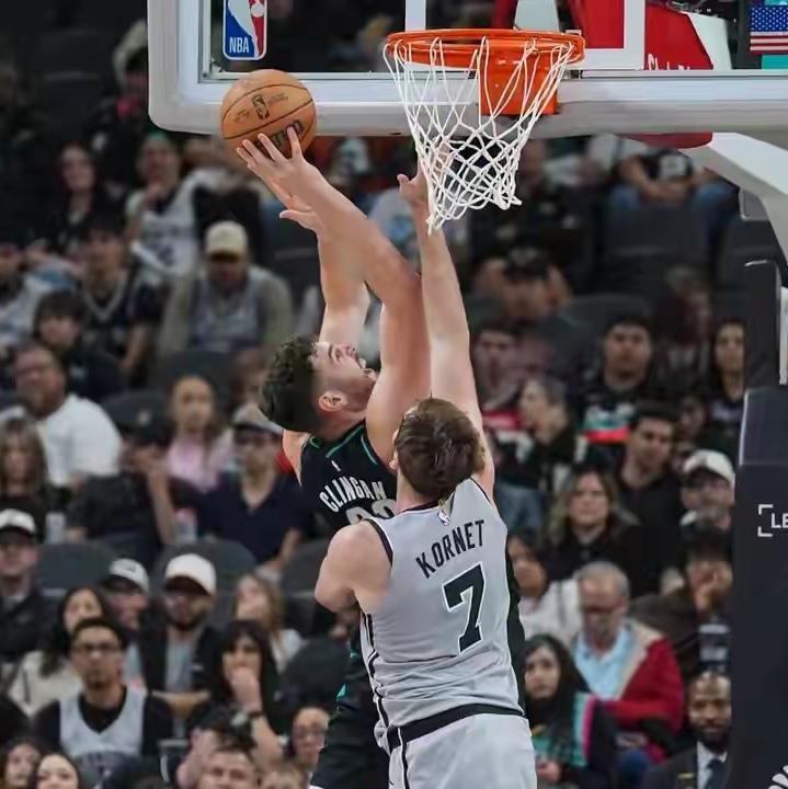 北京时间1月4日，NBA常规赛马刺和开拓者这场大战，那叫一个精彩！坐镇主场的马刺