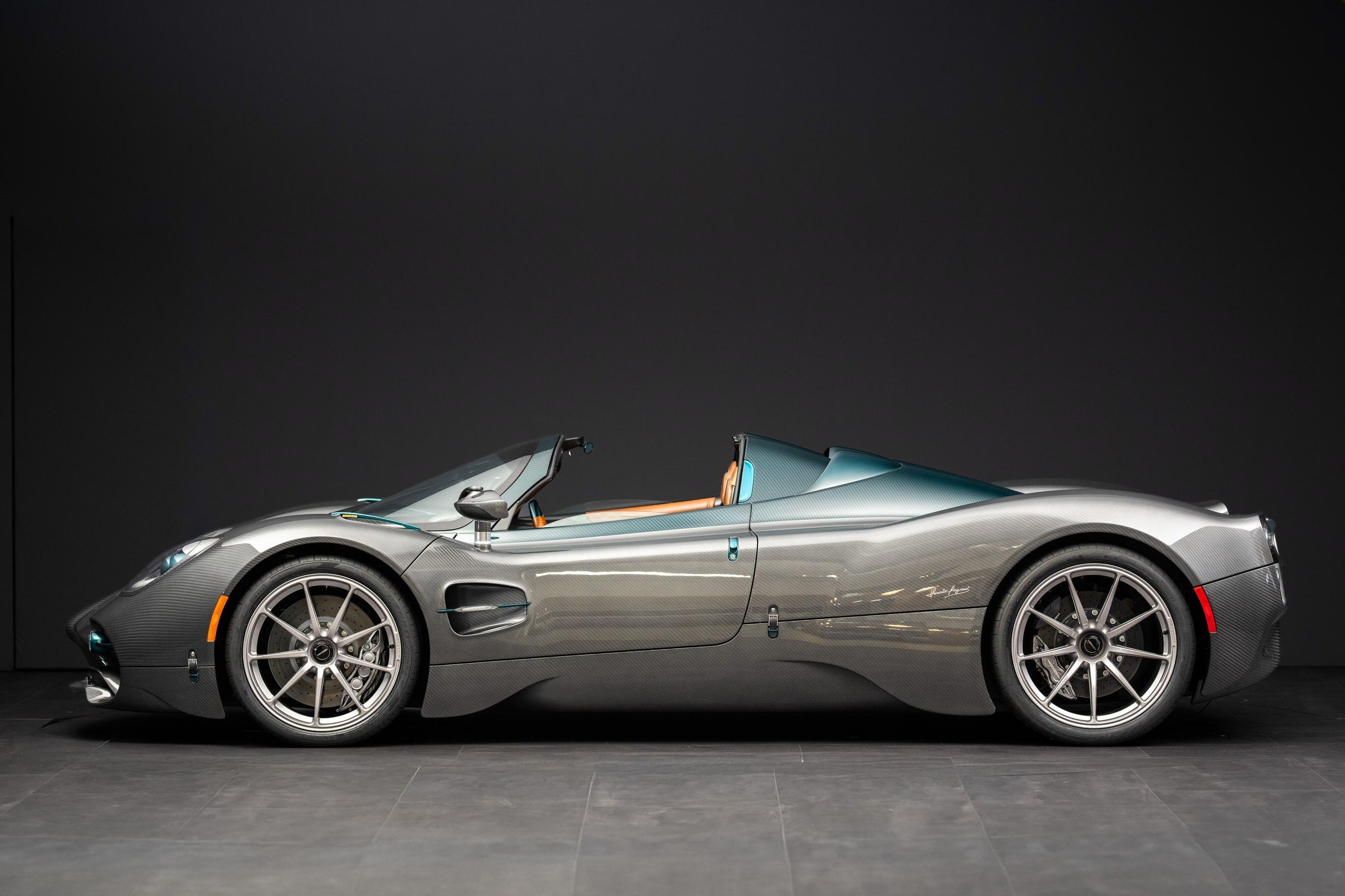 Zonda车主历时五年定制Pagani Utopia Roadster...