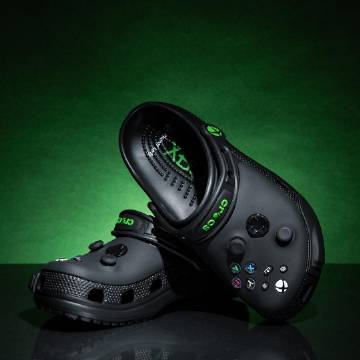 Xbox × 卡骆驰 联名洞洞鞋预计今日发售，售价 80 美元（约合人民币568