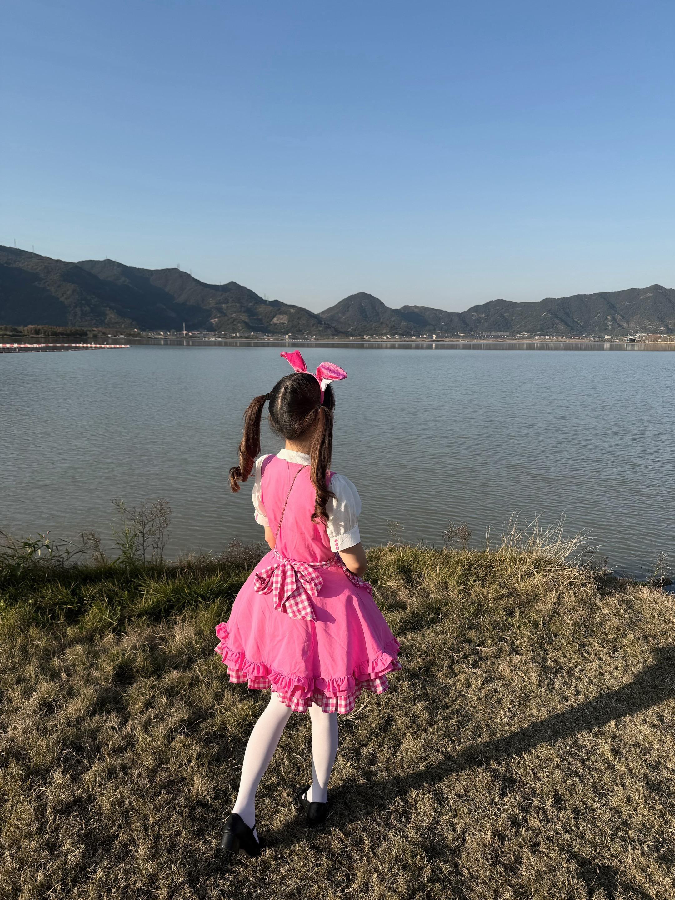 幸福是暖暖的被窝和小小的手机