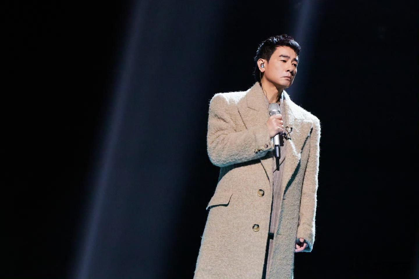 陈小春李昊粤语rap到翘嘴  要不怎么说还得是陈小春和李昊这一次的合作简直就是一