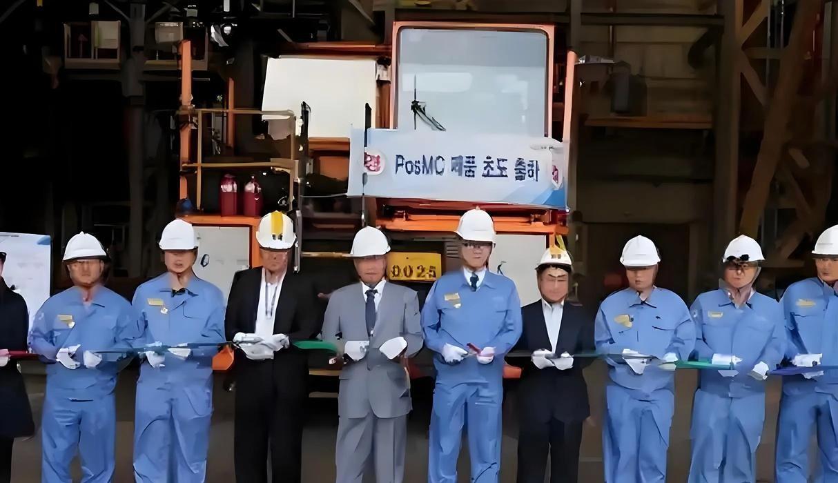 防了六年，突然不防了。

2026年5月，印度划了七大产业，说中企来投资，最快6