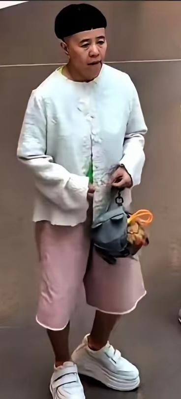 潘潘江看起来壮实了不少呢。