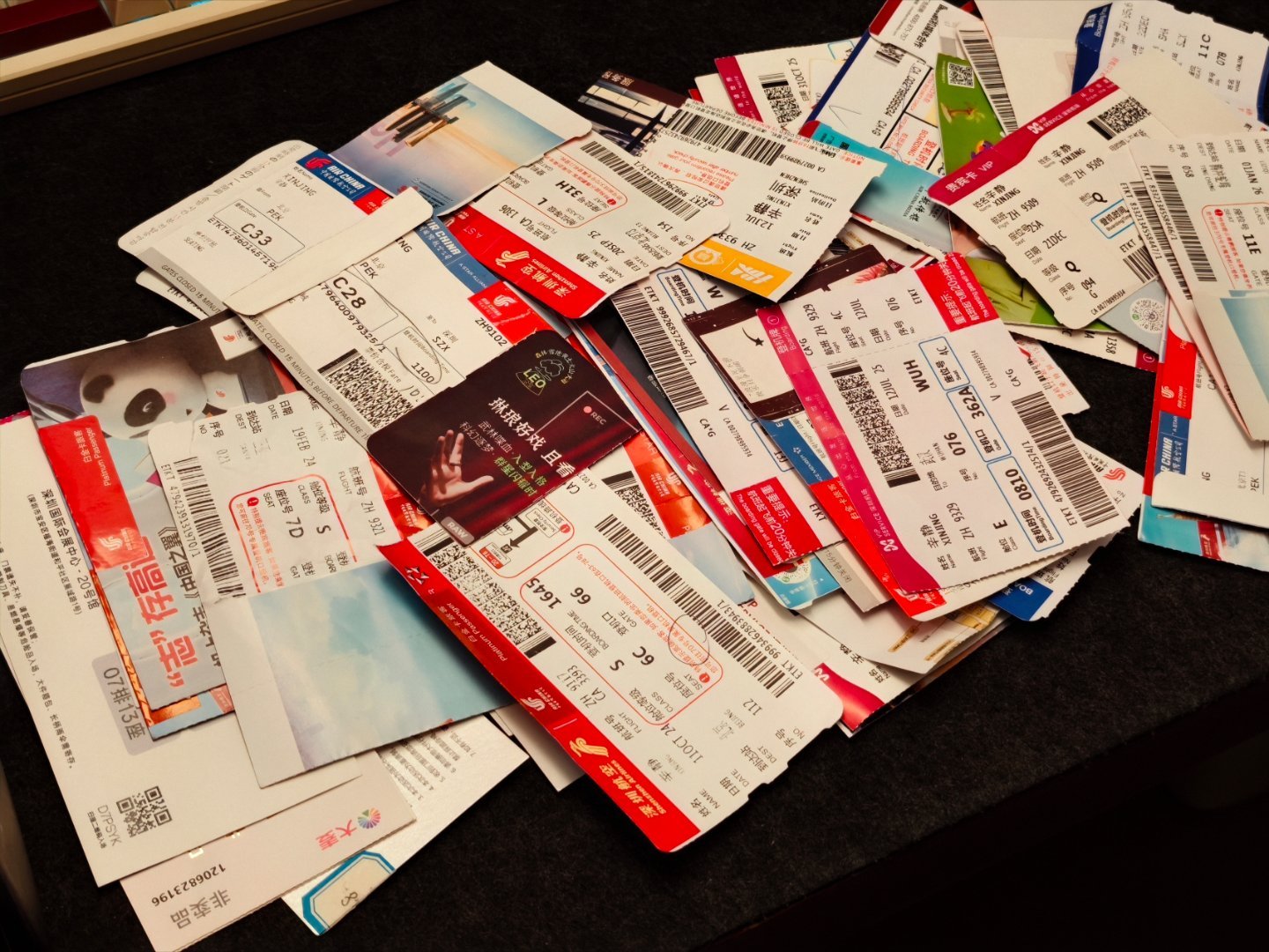 这么多登机牌怎么搞？我打算找个相框装起来，当做装饰画