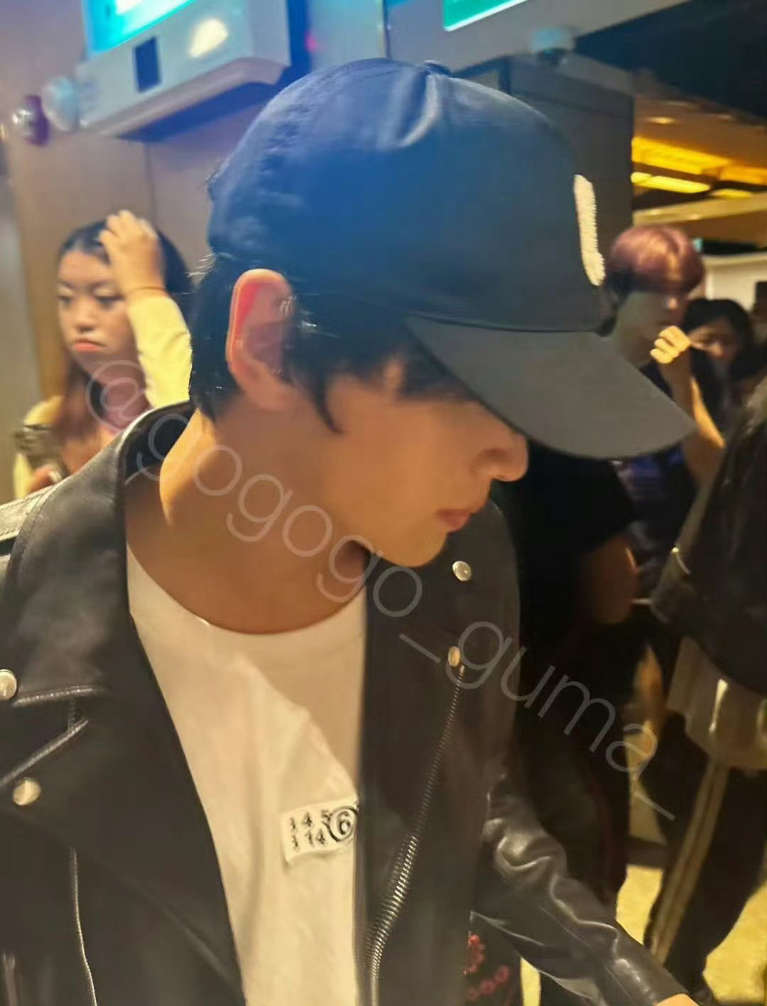 李楷灿我们回到穿皮衣被偶遇的服美役时代吧 