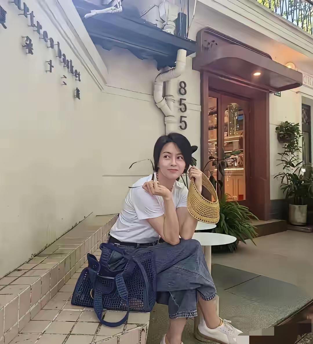曾经的女神今年也50岁了，时间过得真快
