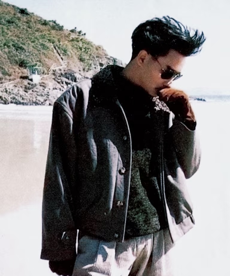 张国荣 今日日推推了一首哥哥比较冷门的歌《无形锁扣》，很好听，前奏很特别，尤其是