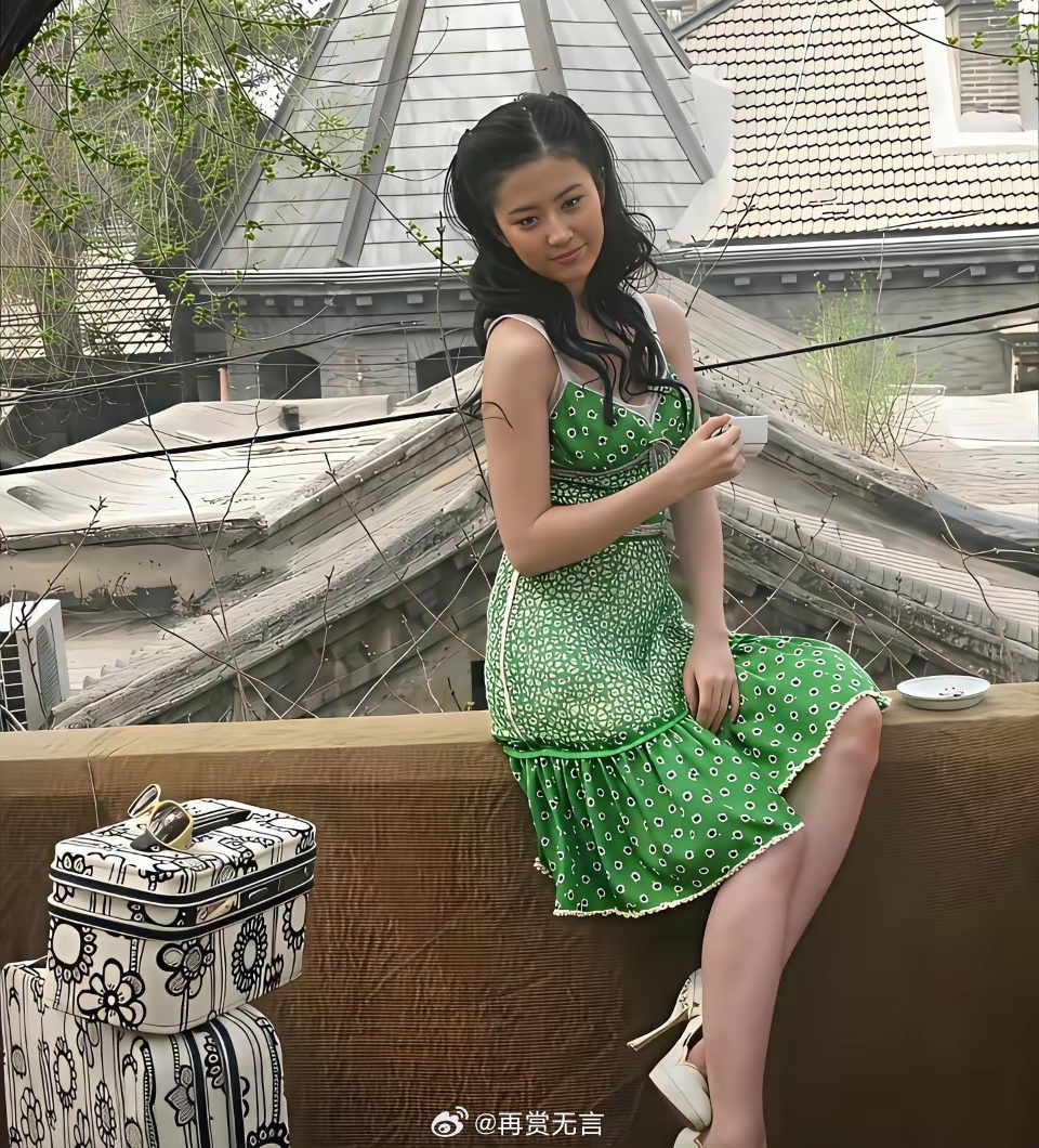 她美了这么多年，一直没有找男明星结婚生子，算不算一种遗憾呢？ 