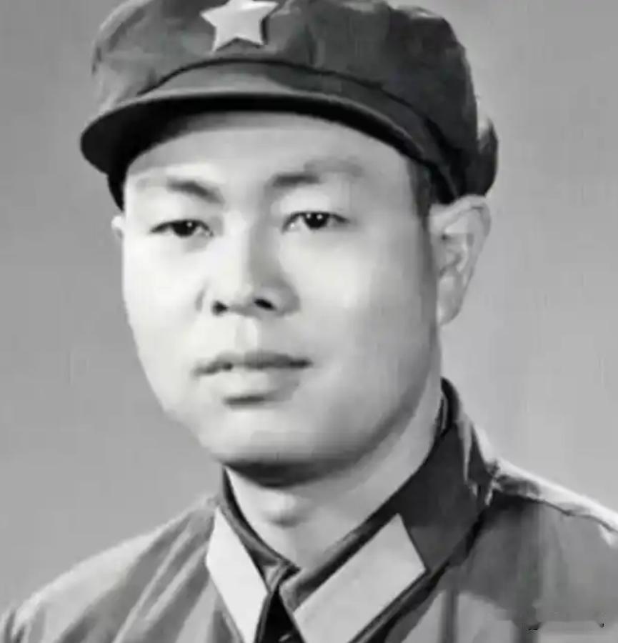 太寒心！老山功臣师长当众被拘，被控私藏三支枪，搜查结果狠狠打脸
 
1988年，