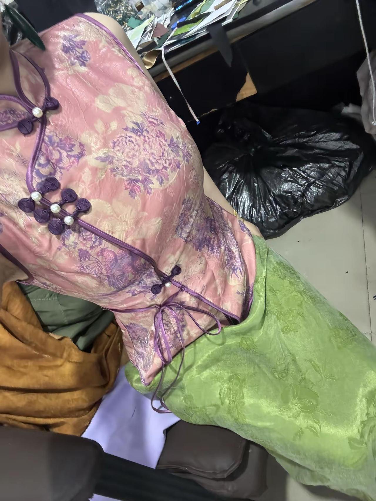 穿搭新中式穿搭画报夫人画报夫人线下体验店，中式美学粉色