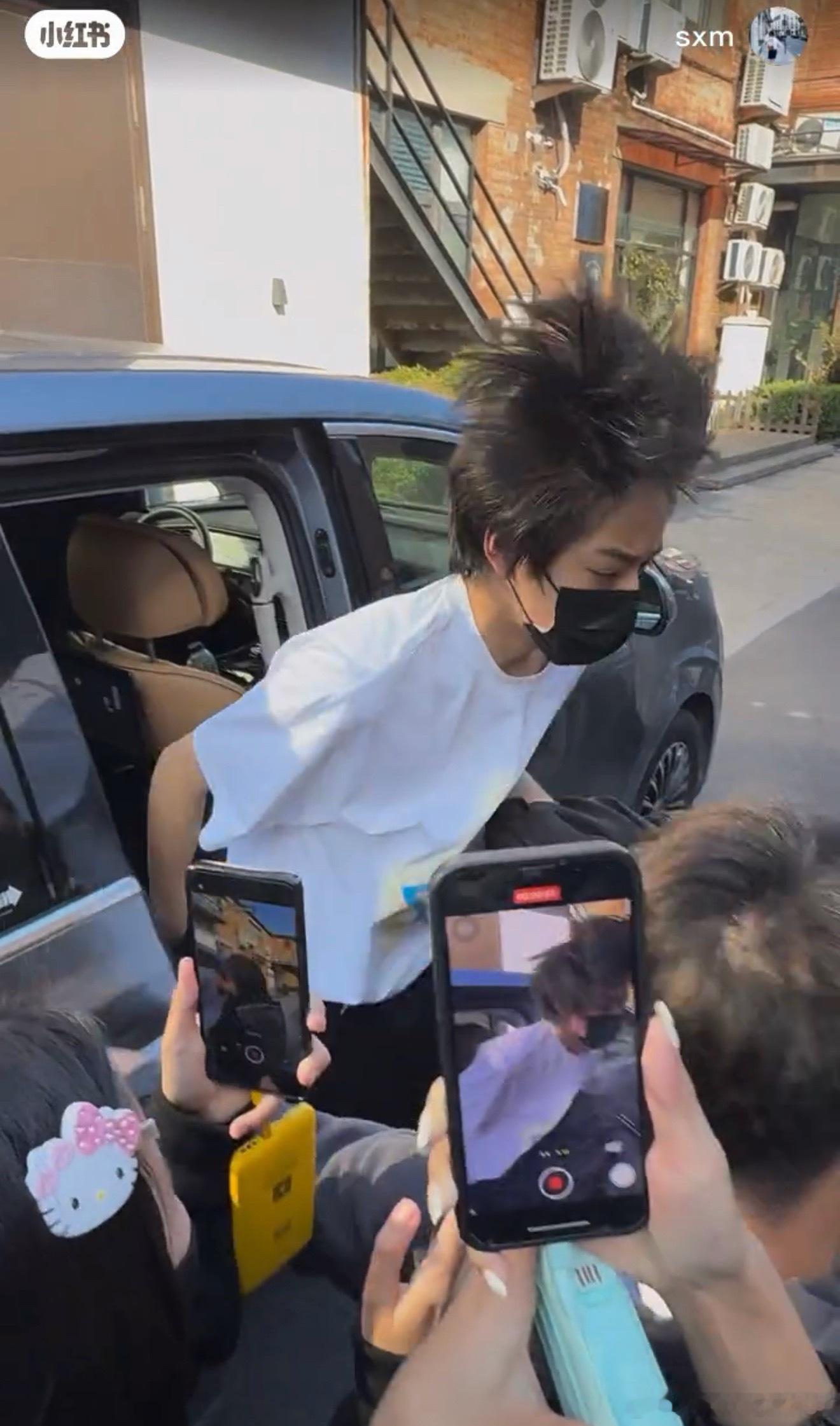 王橹杰你好火热[流鼻血][流鼻血][流鼻血] ​​​