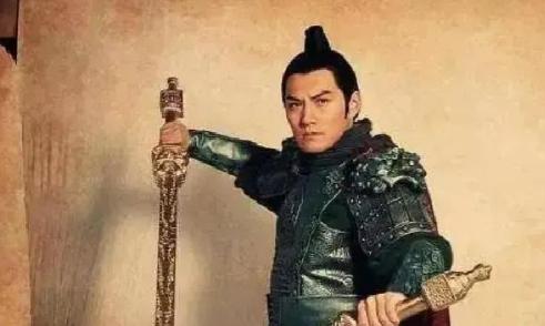 秦琼死后，李世民熔了他的双锏，演义虚构之子秦怀玉恨了一辈子，晚年才读懂那炉铁水里