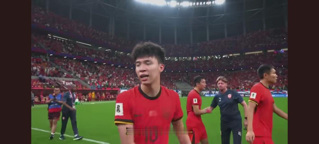 U23国家队2:1险胜东帝汶，取得亚洲杯预选赛开门红。而全国球迷却高兴不起来，因