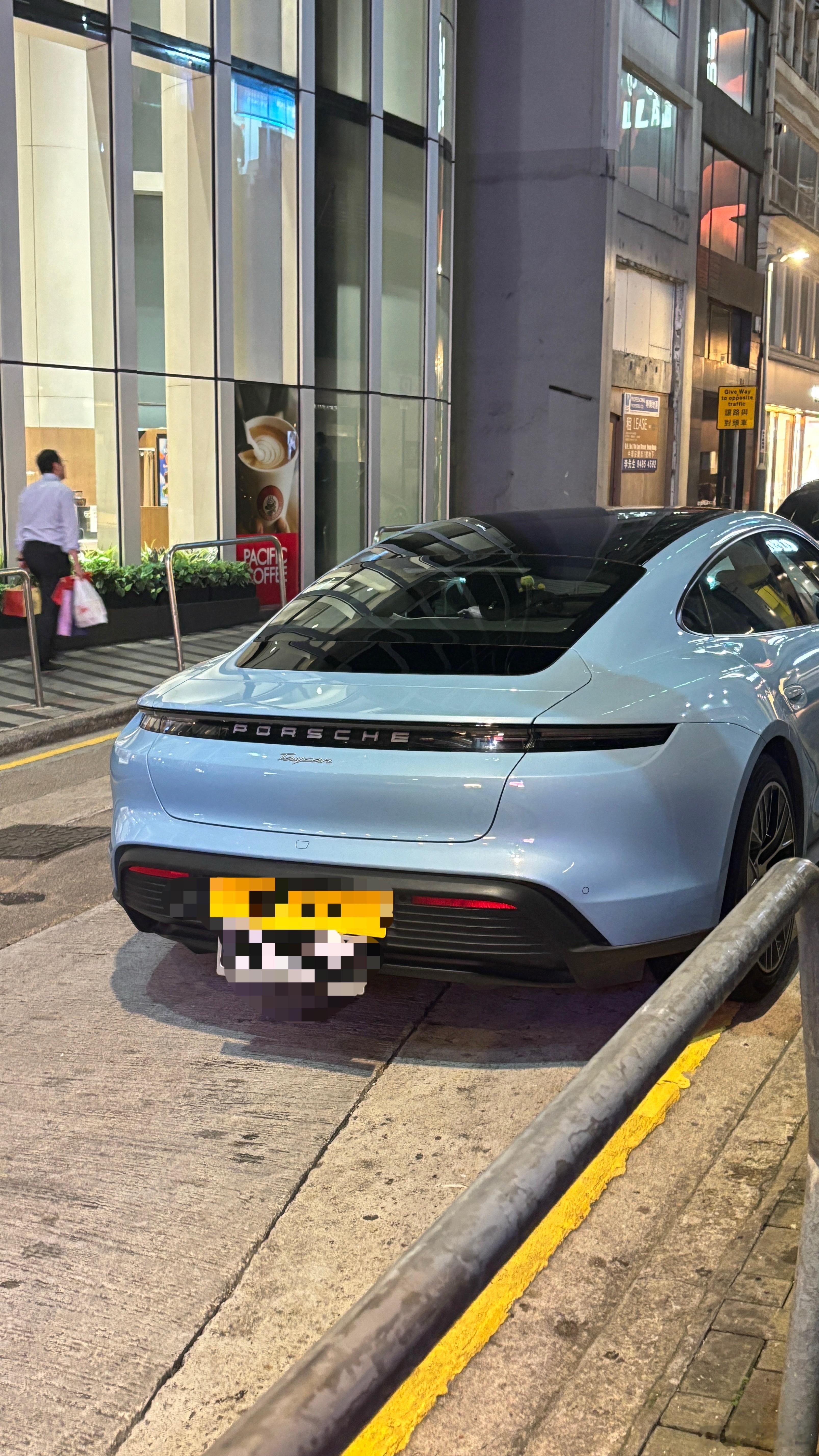 随机抽两个粉丝送我这台保时捷taycan [doge] ​​​