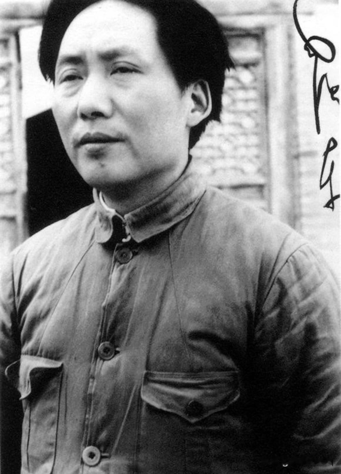 这张毛主席朴素旧照，竟出自一位外国记者之手！

谁能想到，这张真实又朴素的毛主席