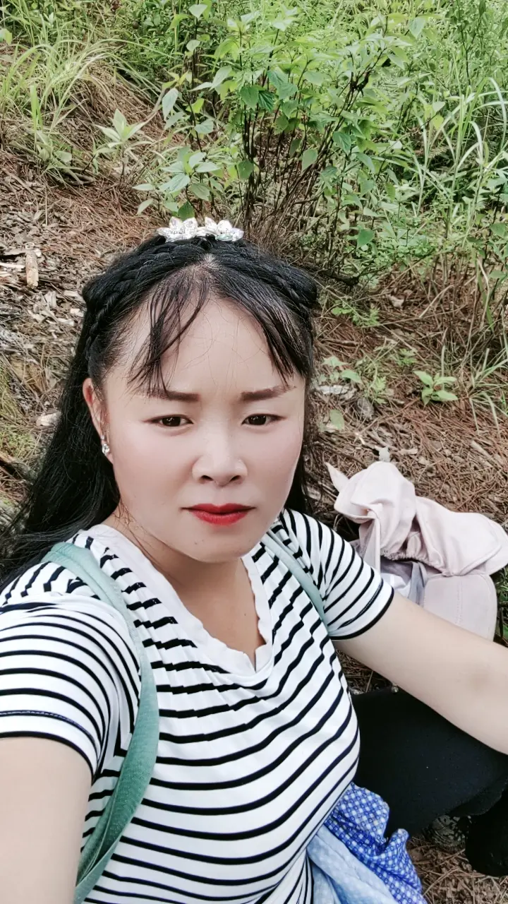 人生很短暂，爱情当饭吃，对自己好一点