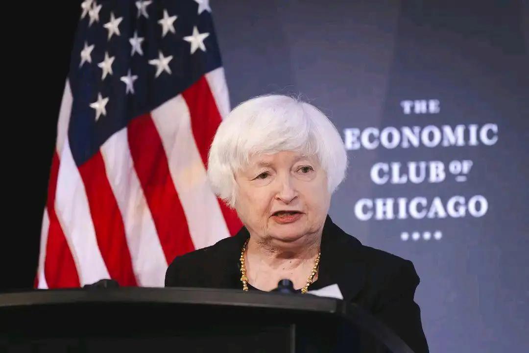 美国财长称：“世界没法承受一个贸易顺差达到一万亿美元的中国！”，真的急眼了。这背