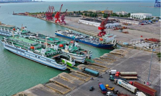 [微风]果不其然，中国要反制美国了，将对美船舶收取港务费，4天后生效。但是消息刚