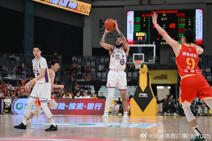 北控男篮客场三连败
 
3月20日晚的杭州，北控男篮在CBA联赛第28轮客场挑战