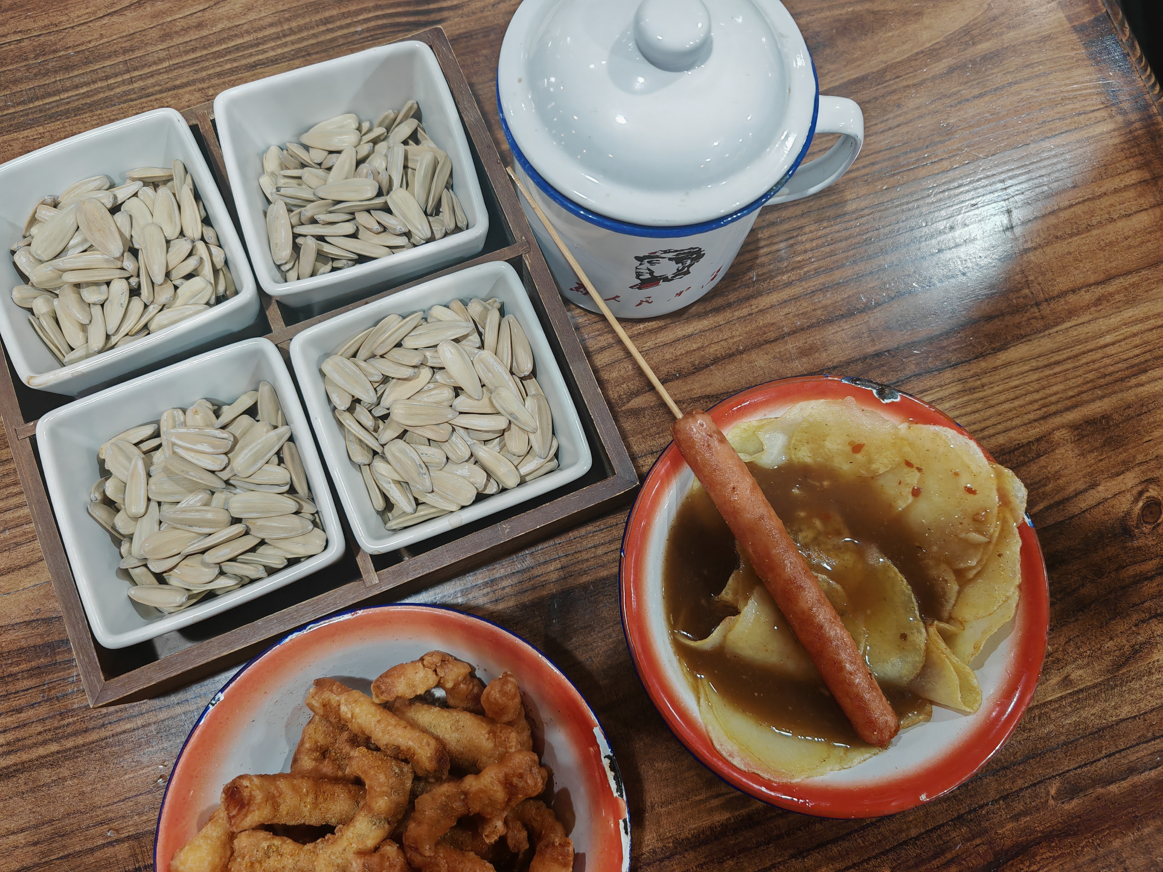 午餐 我今天吃饭的地方好复古，你们吃啥 ​​​