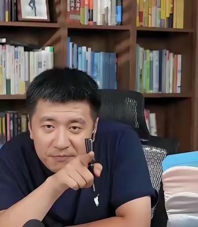 终于明白在张雪峰走后，
作为接班人的武亮为什么不被看好了？

其实很简单，
不是