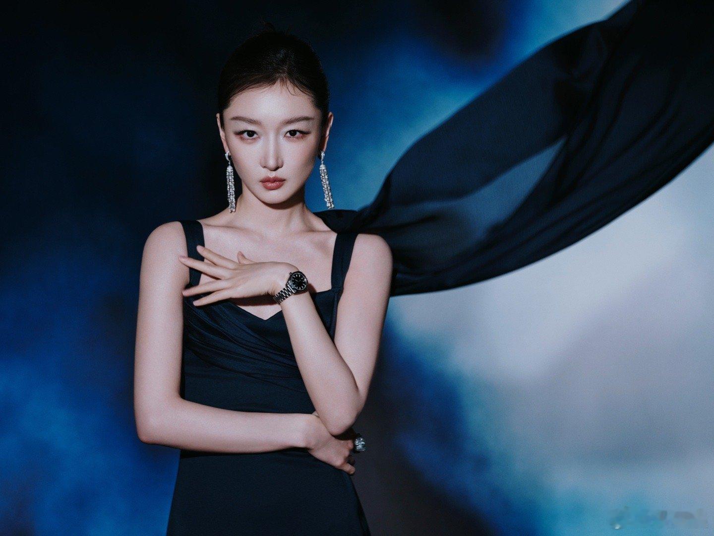 周冬雨这波推荐太给力了！时隔4年还有售后，看得出来张雅钦的每部作品都很用心，毕竟