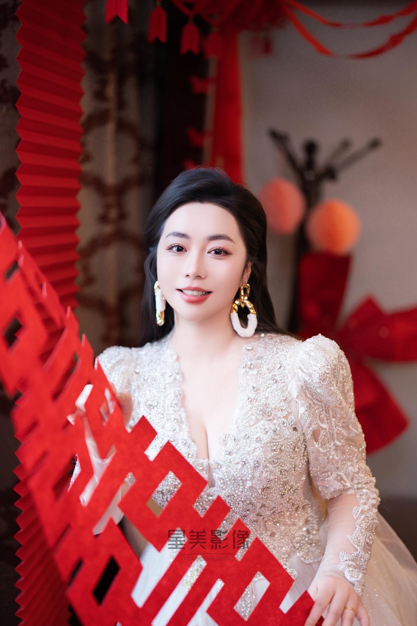 按下快门那一刻，我替他们记住了爱情最真的模样 💍  每一场婚礼，都是...