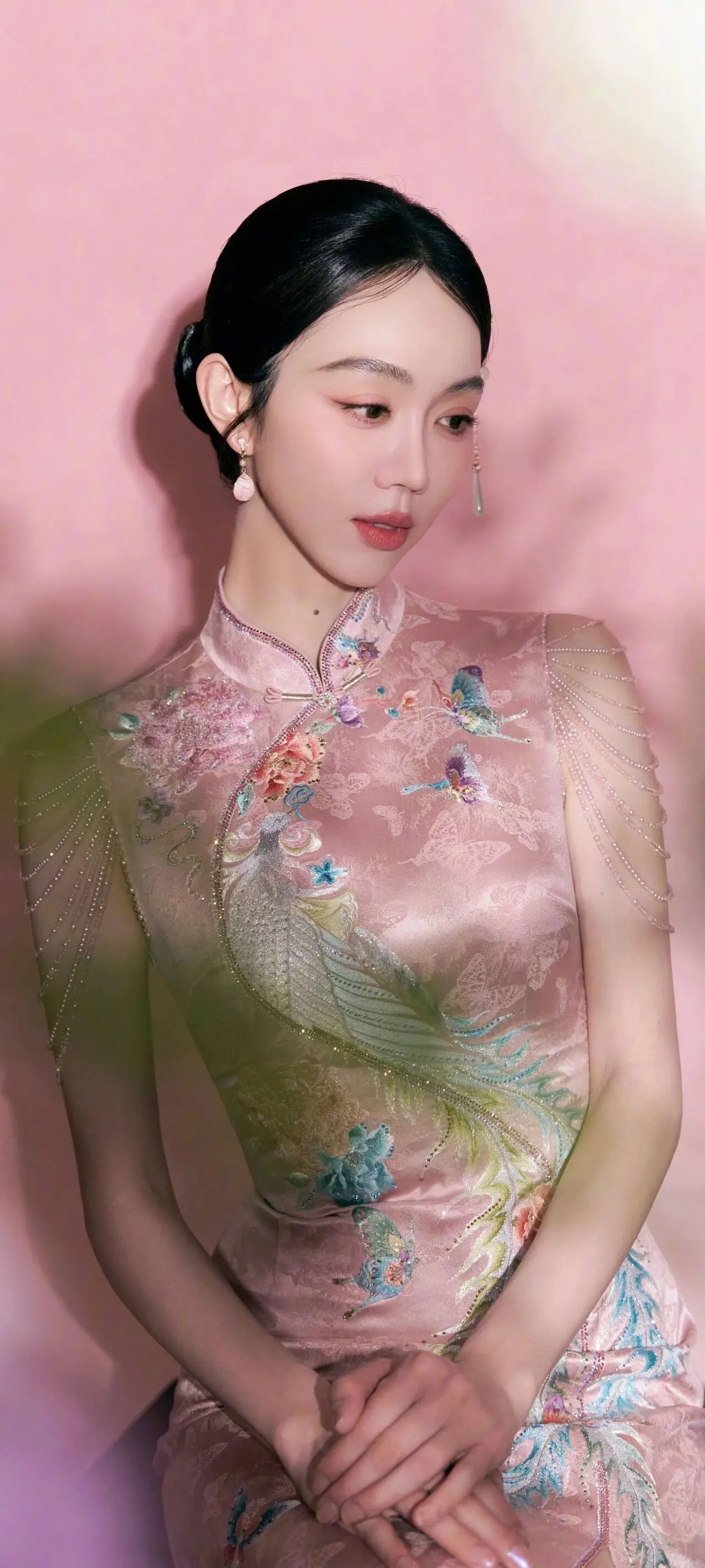 姜妍 新春粉色旗袍