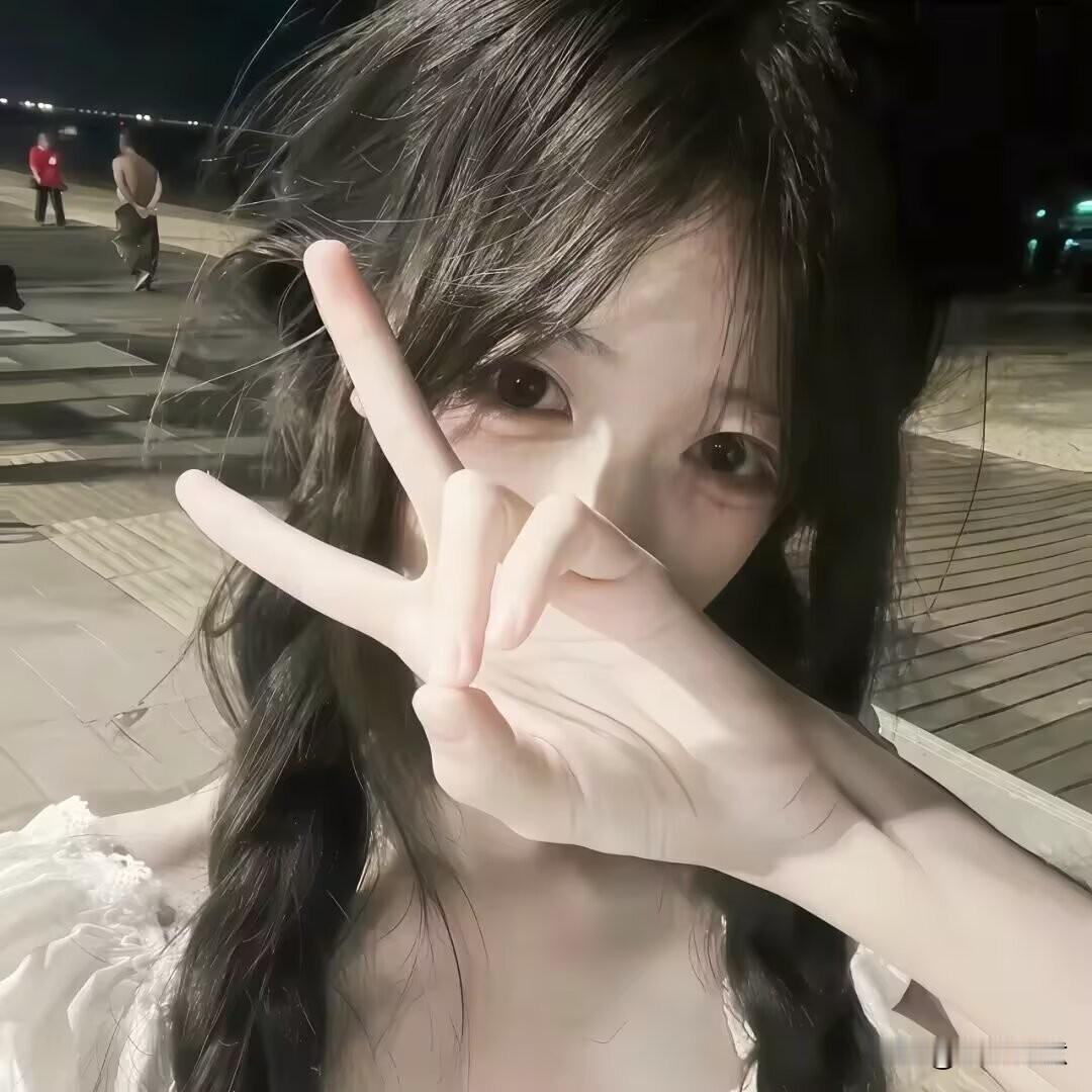 有些女人，她表面看似开心，大大咧咧、没什么烦恼，你以为她过的很好，但你却不知道，