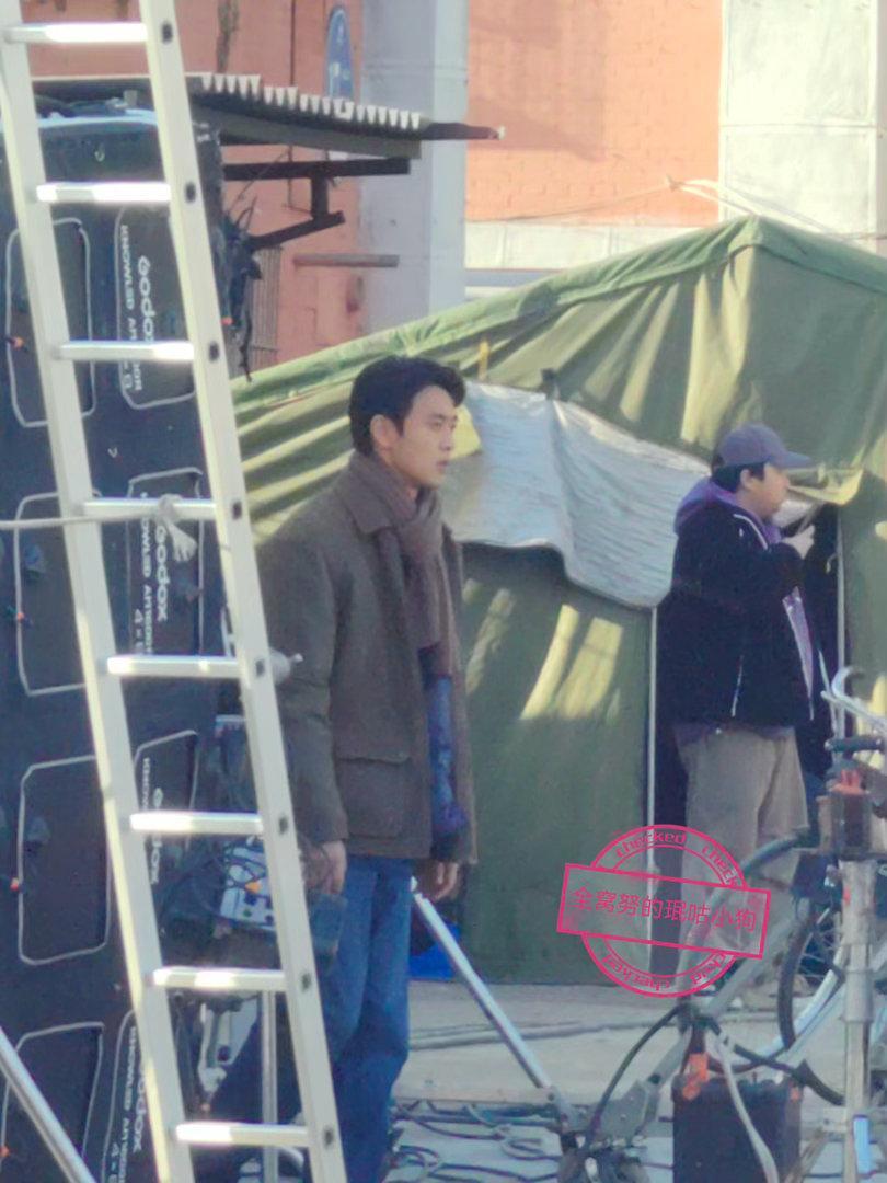 别人是少爷和我余红是少爷老舅和猴 张哲华、董宝石、付航，这三个人放一起本来就觉得