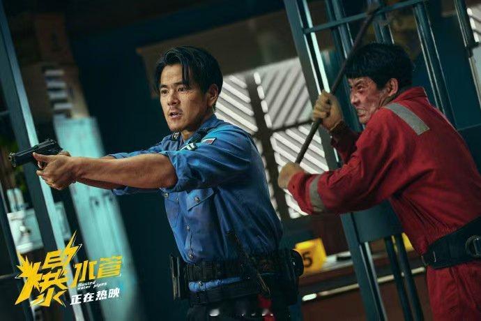 彭于晏当爹还挺温柔 奔着荒诞喜剧去，为彭于晏的父爱流泪。《爆水管》里的温柔老爸，