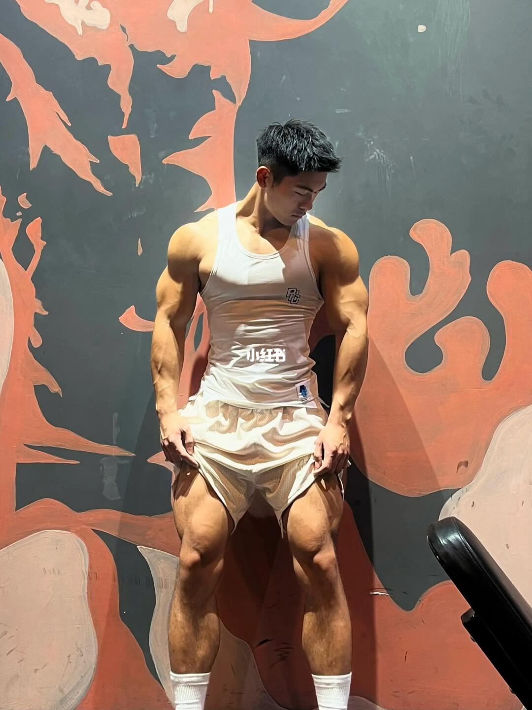 今天是肌肉男大