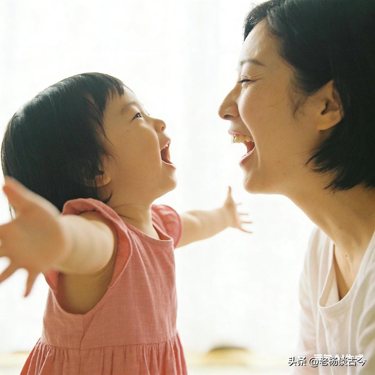 我们真奇怪，遇到危险的时候，比起喊救命，往往都会先喊妈妈。

晚上吃完饭刷视频，