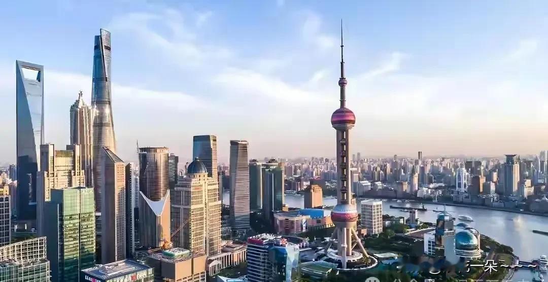 大胆预测一下！
房子的金九银十还有吗？
这两天，上海北京同步出手，郊区限购松绑又