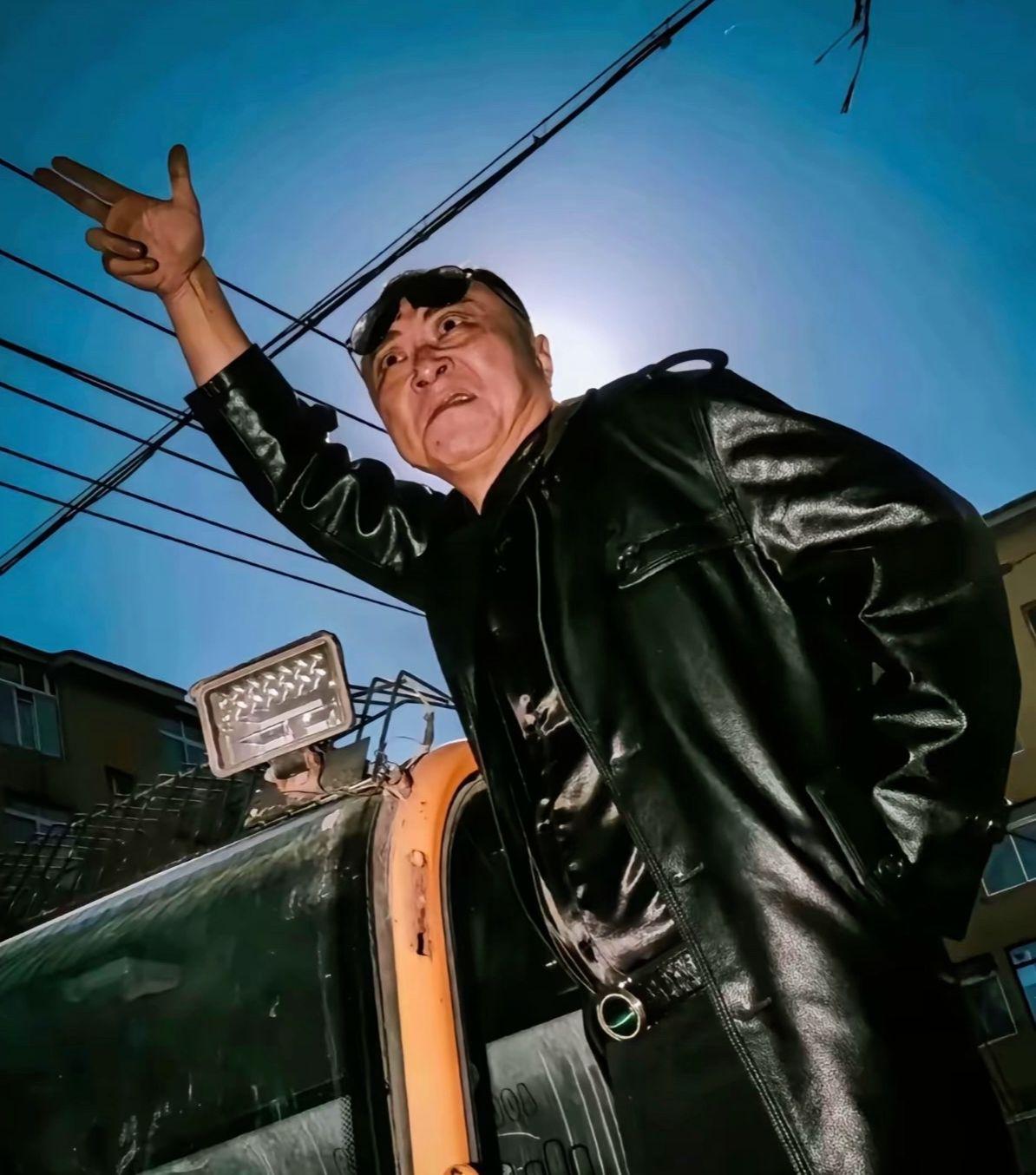 神鹰黑手哥一人之下 顶天立地