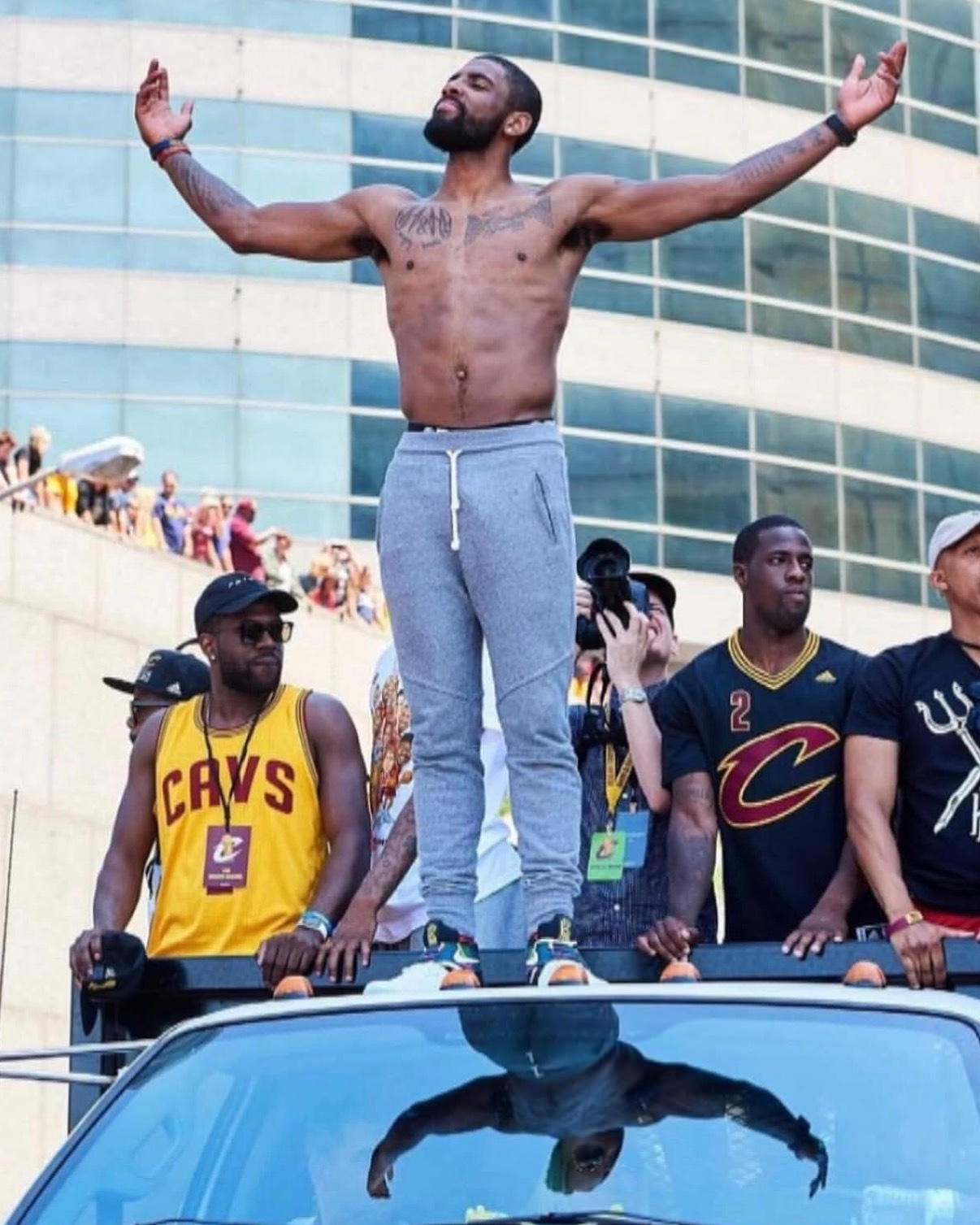 你不孤单，有晚安文哥努力康复的第409天！nba欧文