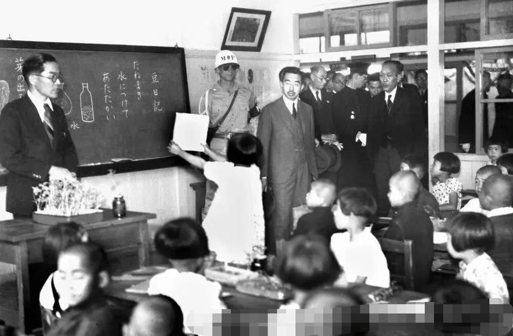 日本发动侵略战争祸首究竟是谁？
日本投降后，裕仁就成了美军统治日本的工具，被美国