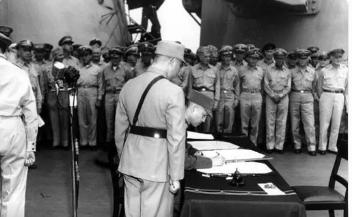 1945年日本投降后，二战格局骤变。当年10月，美国正式发公文邀中国派军占领日本