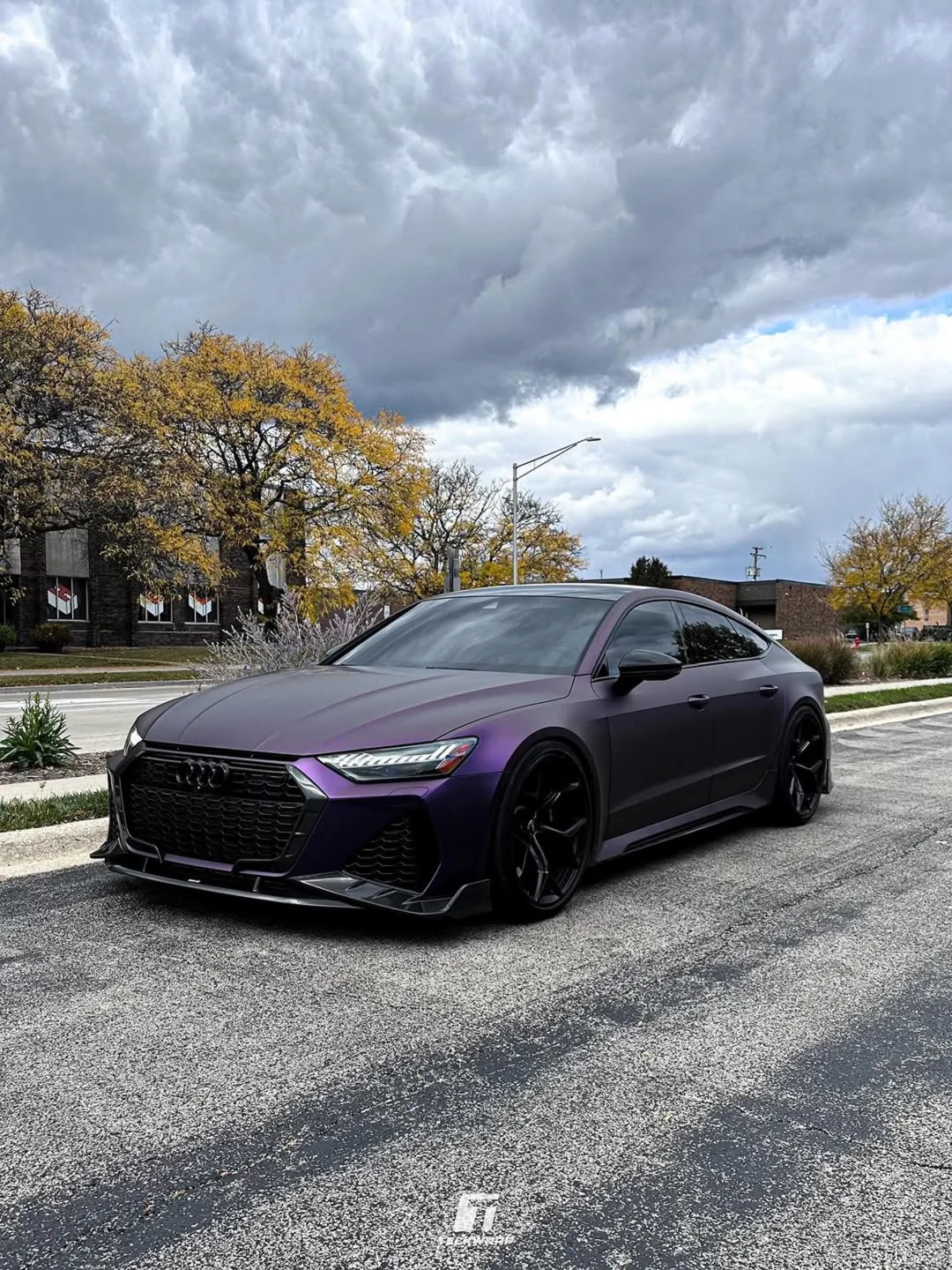 Audi RS7改色黑幻比诺紫，真的很梦幻车的新衣