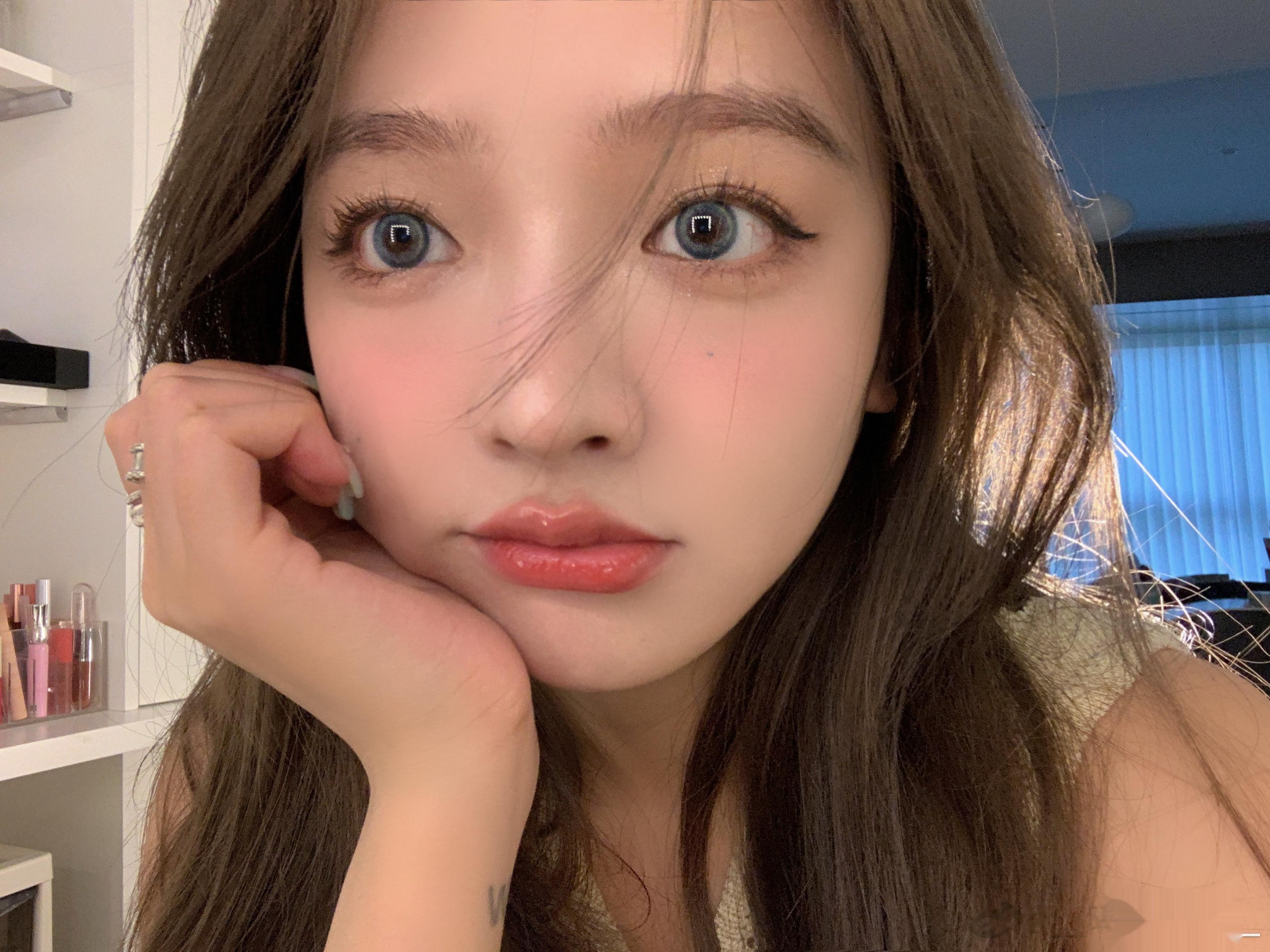 今日份喜欢的妆容 哈哈哈哈大放送一下想到你们你们可能会问的🙊🙊 ​​​