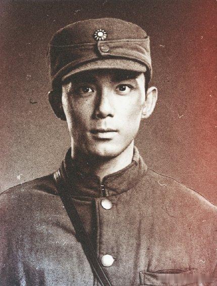 #吴磊新剧故事感老照片#当吴磊新剧造型以老照片的形式呈现，真心感觉他就是生在那个
