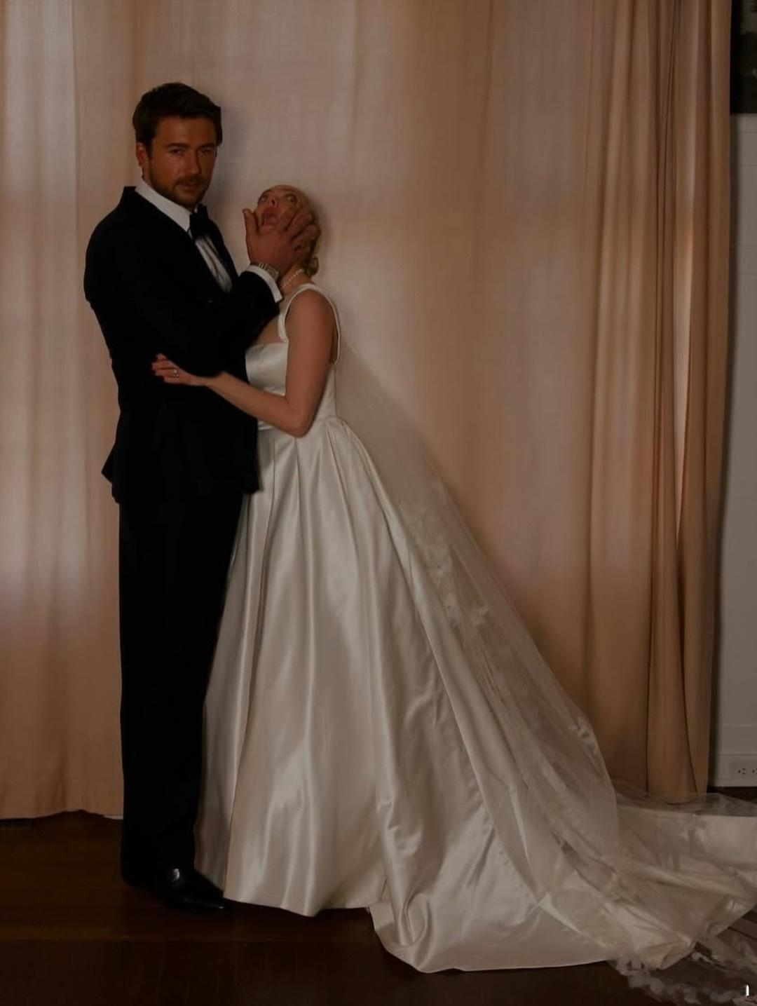 Amanda Seyfried阿曼达塞弗莱德和Brandon sklenar在新