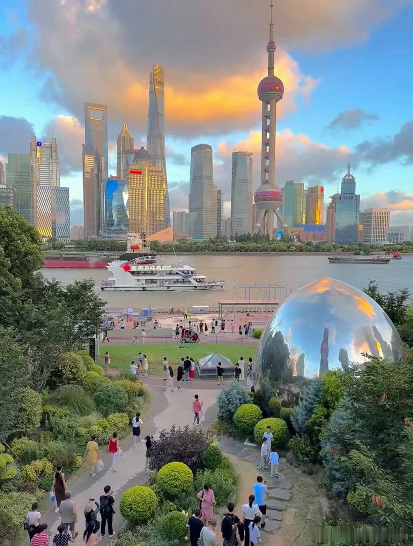 上海夏天消暑的正确打开方式 盛夏上海想凉快？去滨江湖畔漫步，乐高水上乐园玩，加份