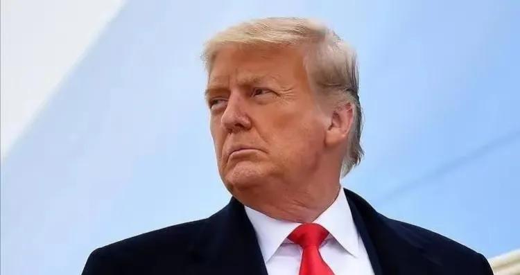 特朗普声称，如果这次输了，那么他从此不再参加总统选举。
现年78岁的特朗普，如果