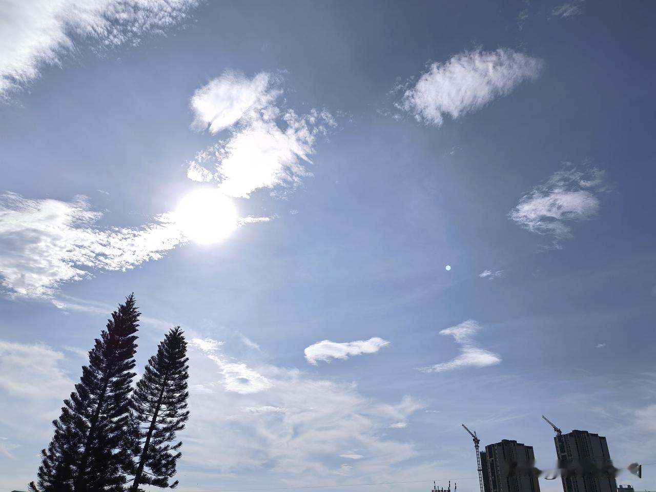 台风白海豚继续送下沉，广东高温仍持续，下周又有雷雨打卡！

今年第13号台风“白
